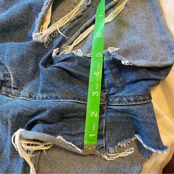 High waisted distressed jean shorts - Picture 10 of 10